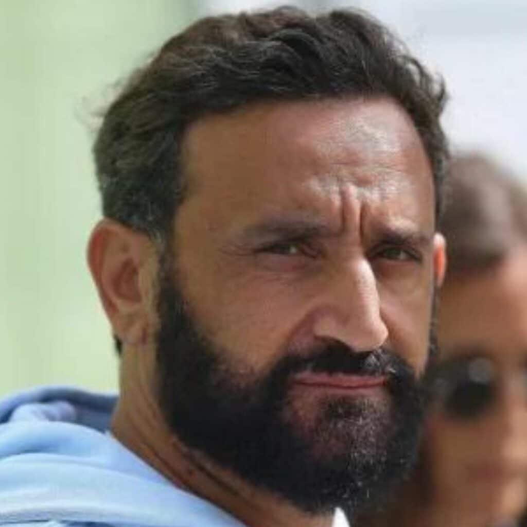 Cyril Hanouna : il annonce le décès de son papa après 9 mois à l'hôpital