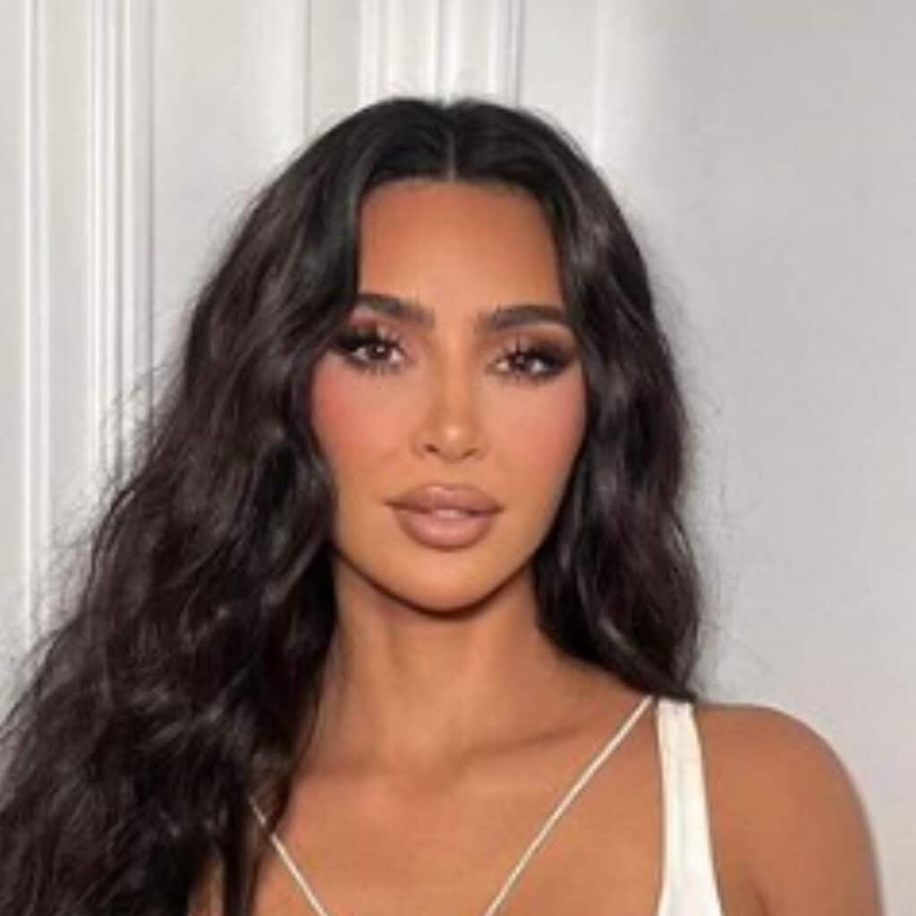 Kim Kardashian : en couple avec un footballeur ? Une photo interpelle