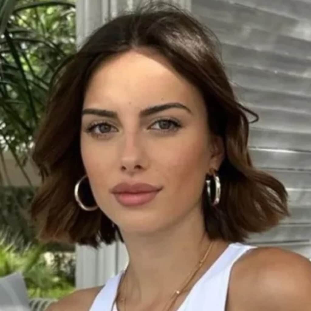 Giuseppa : critiquée après s'être affichée sans son haut à la plage, elle s'explique