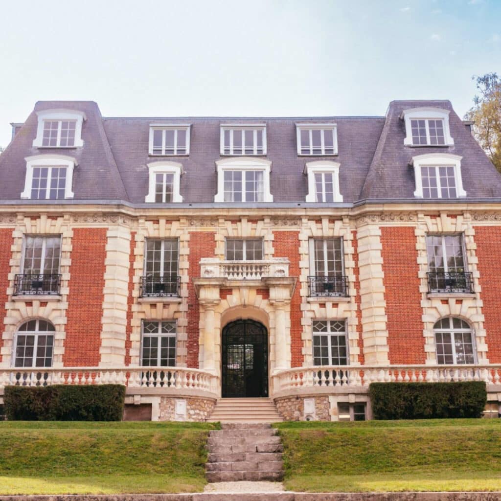 Star Academy : un humoriste attendu pour être le nouveau professeur de théâtre