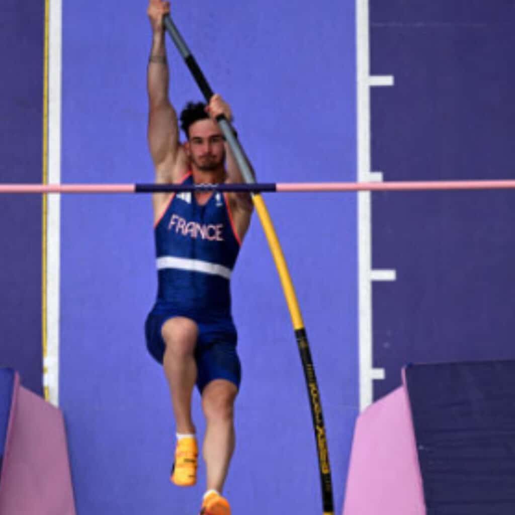 JO 2024 : une plateforme pour adulte propose une grosse somme au perchiste Anthony Ammirati