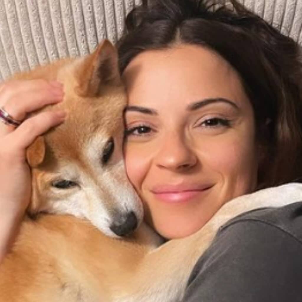 Denitsa Ikonomova enceinte : elle parle de l’identité du papa de son bébé pour la première fois