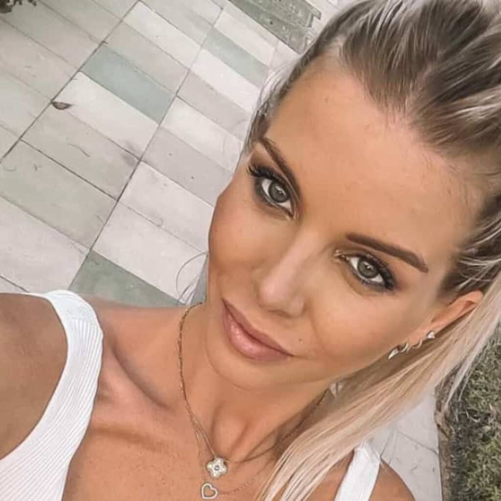 Jessica Thivenin : elle se montre au naturel sans maquillage, les internautes réagissent