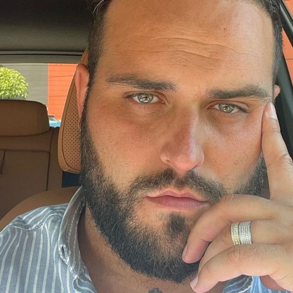 Nikola Lozina : célibataire, une vidéo du candidat en boîte de nuit fait réagir les internautes