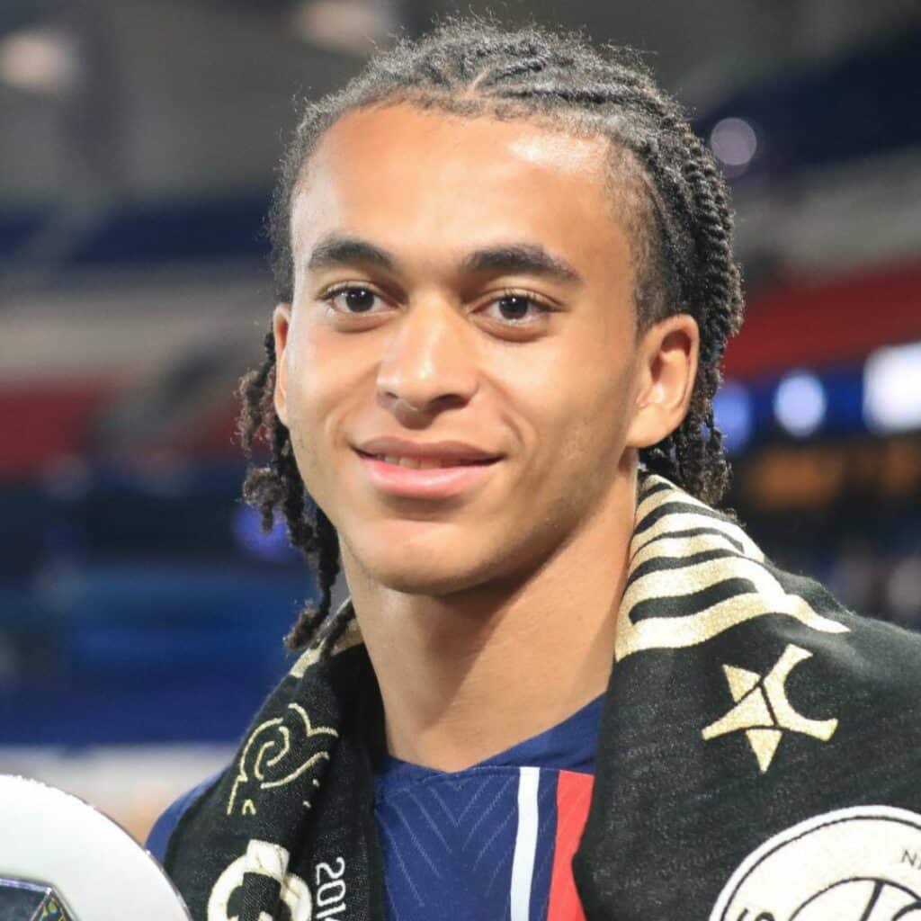 Ethan Mbappé : à 17 ans, il décide de présenter ses "deux enfants" -
