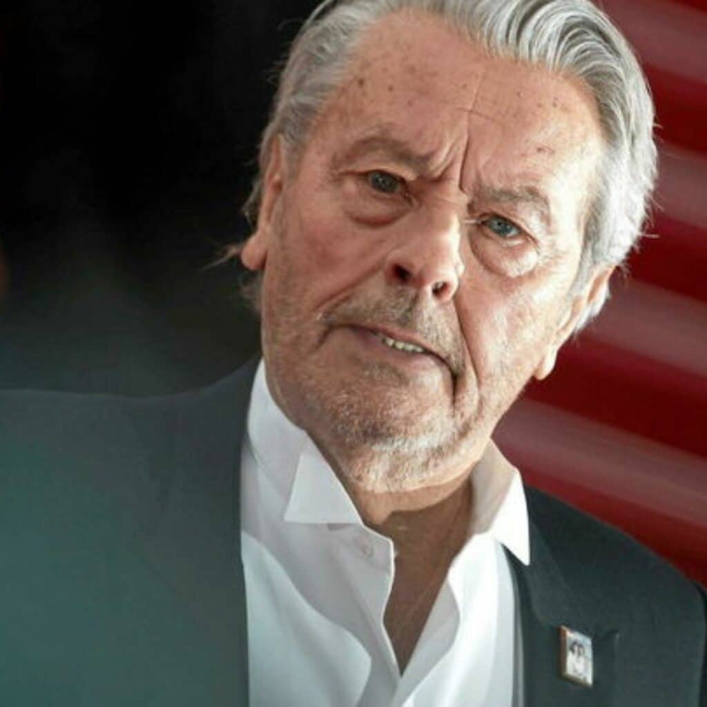 Alain Delon : son chauffeur et garde du corps se confie sur l’acteur