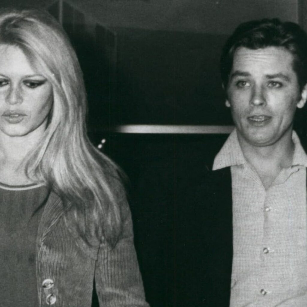 Brigitte Bardot : elle revient sur ses mots échangés avec Alain Delon lors de leur première rencontre