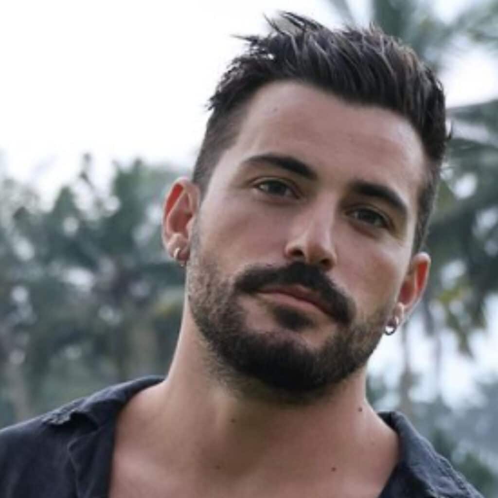 Anthony Matéo : il officialise sa relation avec sa nouvelle chérie