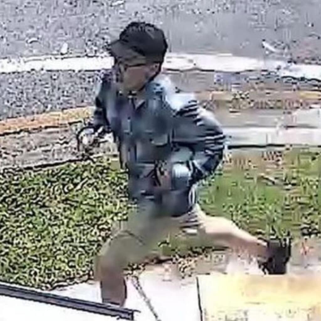Faits divers : un homme brûle gravement un bébé avec du café dans un parc