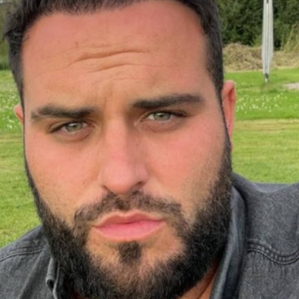 Nicolas Lozina : en couple, il se montre avec sa chérie