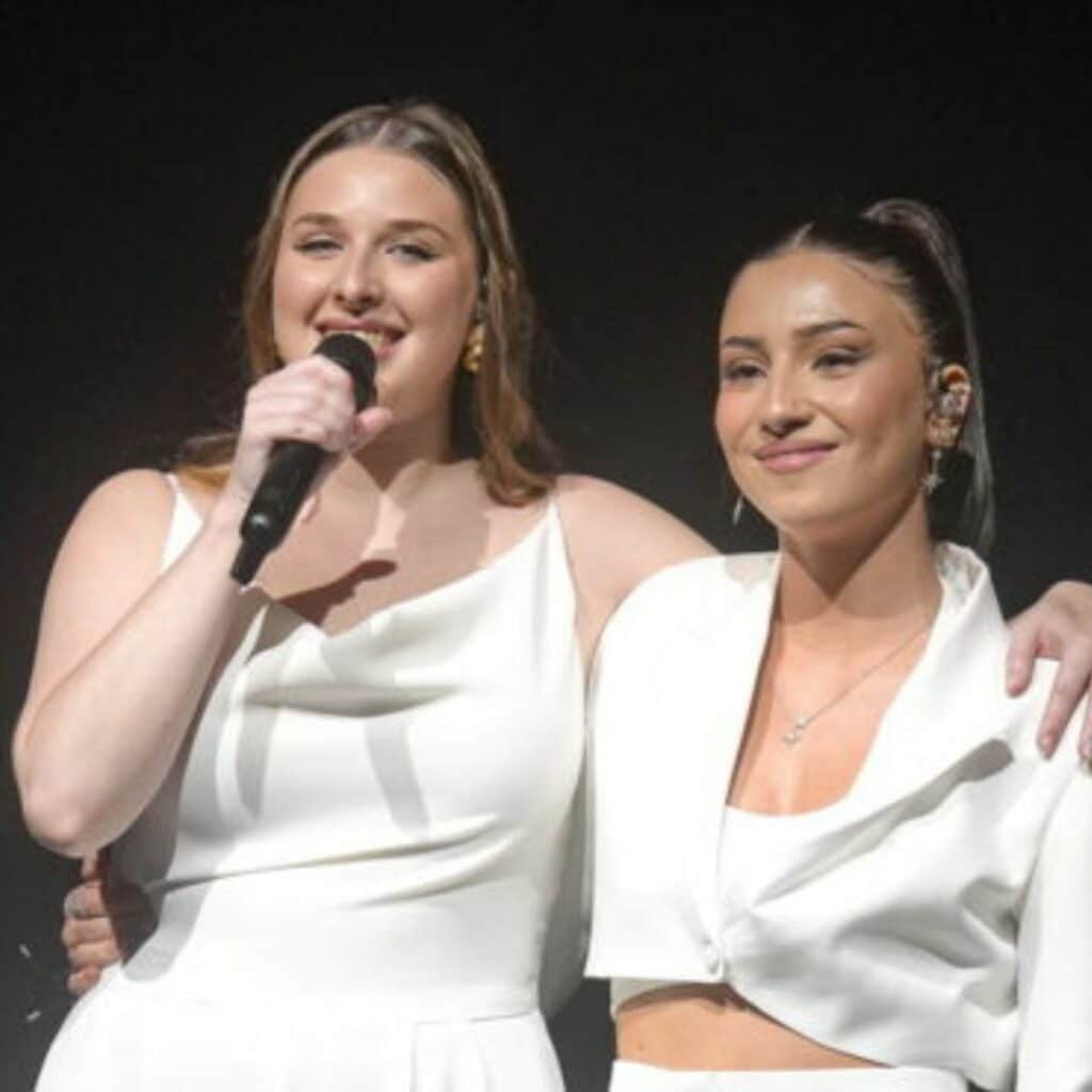 Lénie (Star Academy) : elle sort son 1er single, Héléna lui apporte directement son soutien