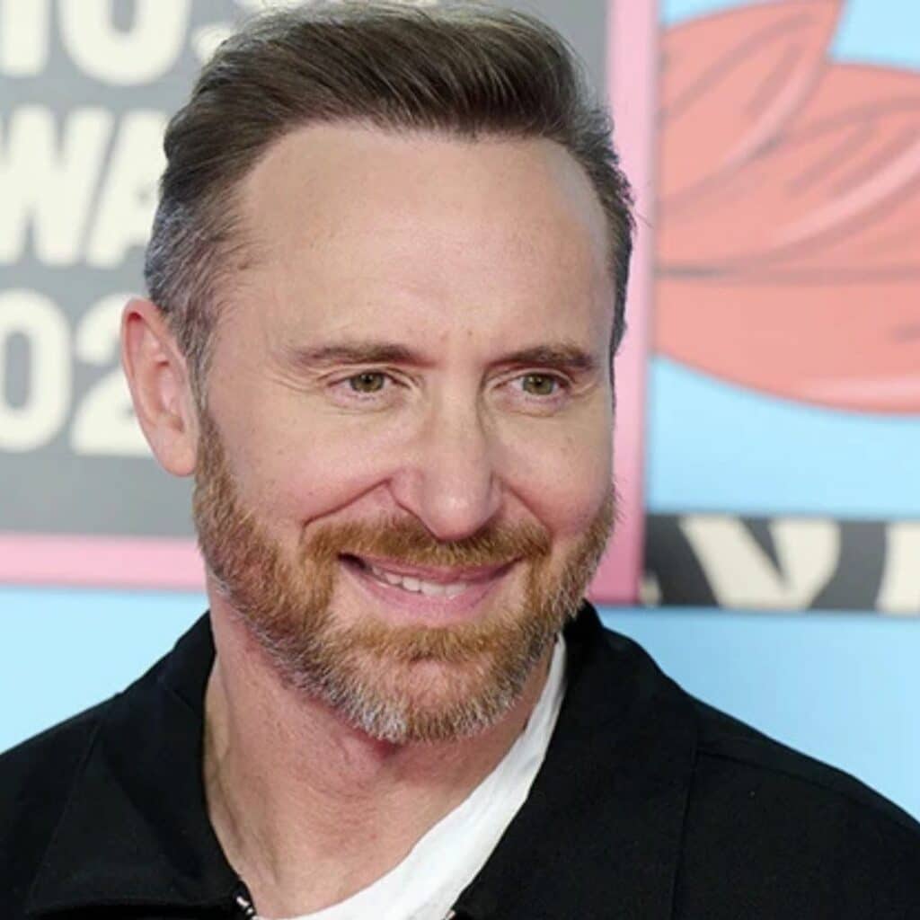 David Guetta papa à 56 ans : il se montre avec son dernier fils de seulement quelques mois et son père de 94 ans