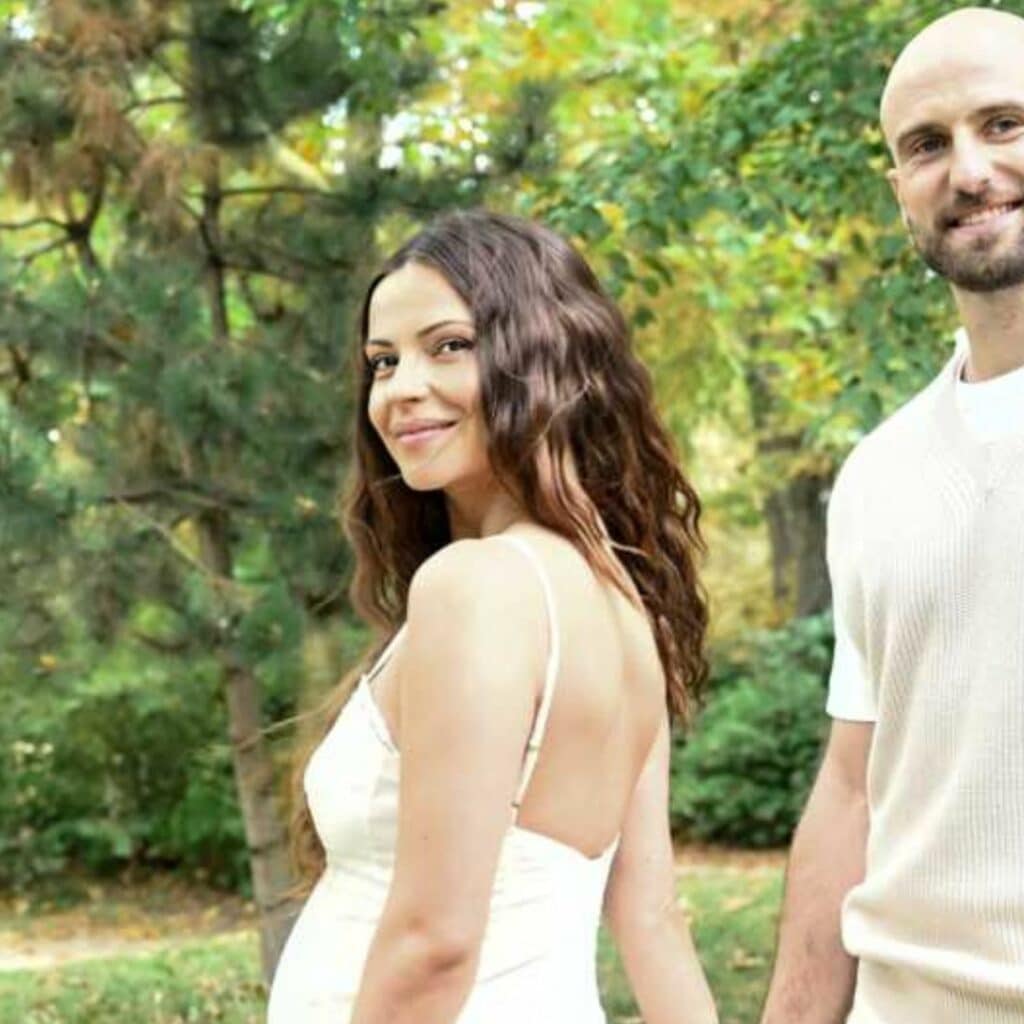 Denitsa Ikonomova enceinte : son chéri vend la mèche quant à la date prévue pour l’accouchement