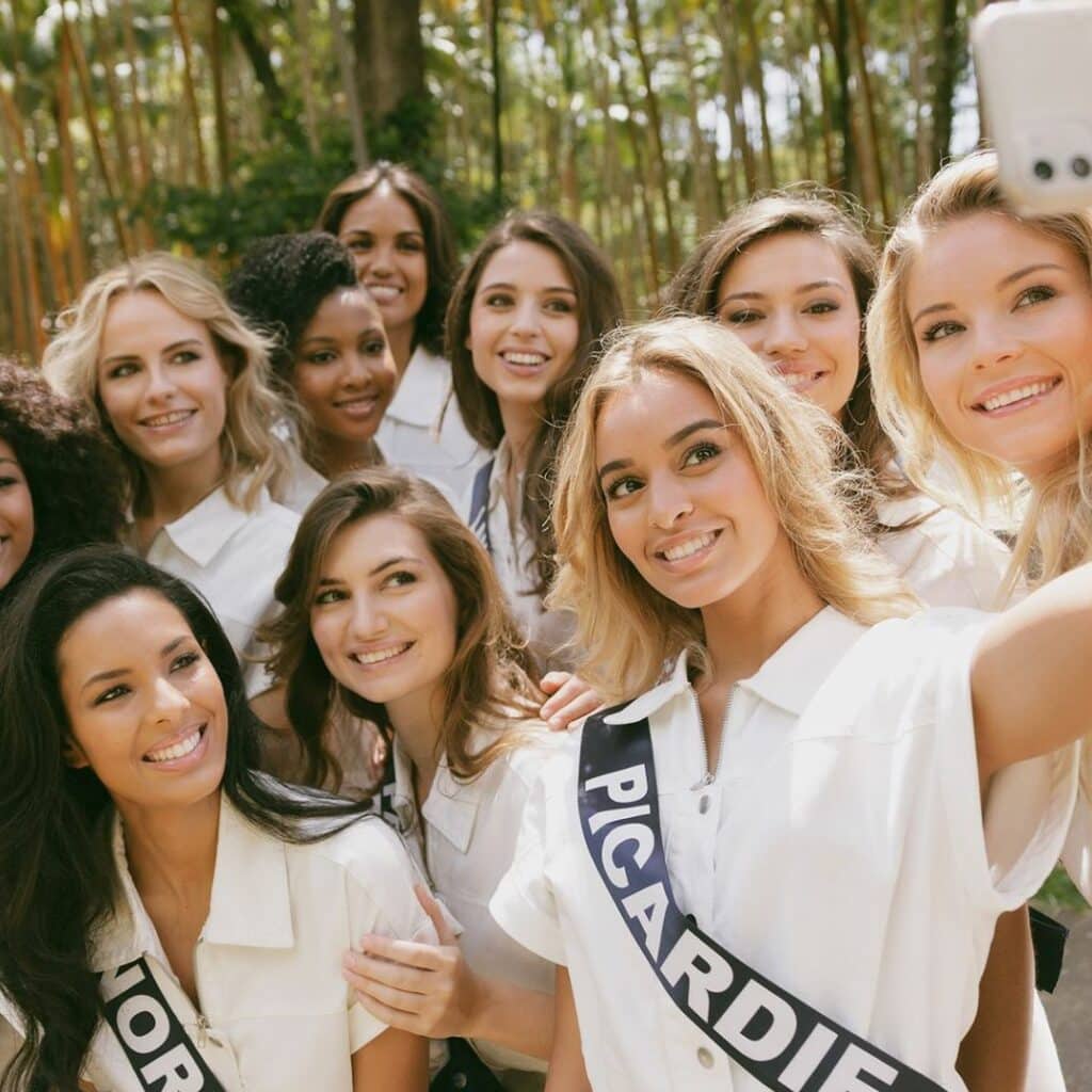 Miss France 2025 : on connaît la destination du voyage de préparation des 30 candidates