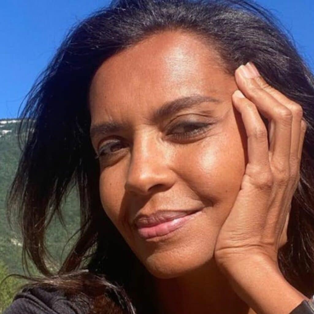 Karine Le Marchand blessée : grosse gamelle pour l’animatrice de l’Amour est dans le pré