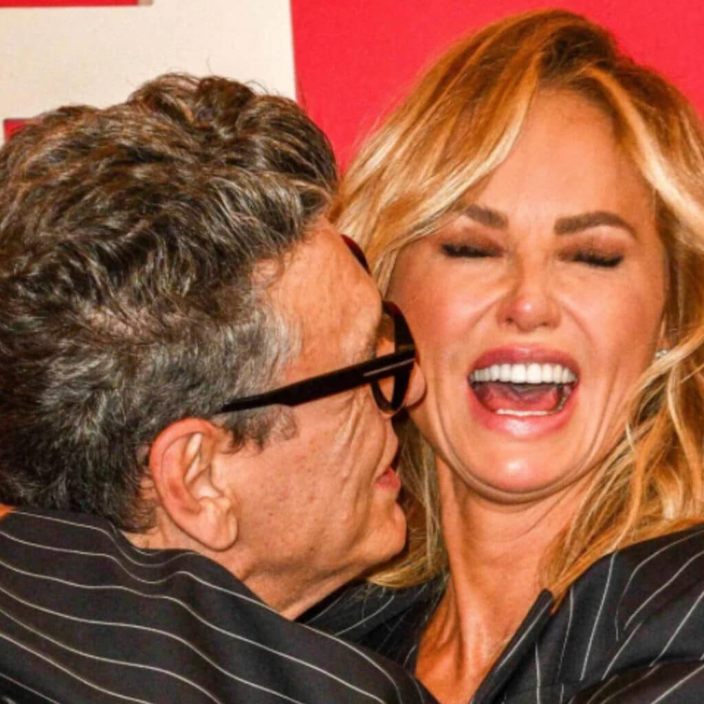 Marc Lavoine : sa réponse à ceux qui le critiquent sur son côté trop tactile avec Adriana Karembeu