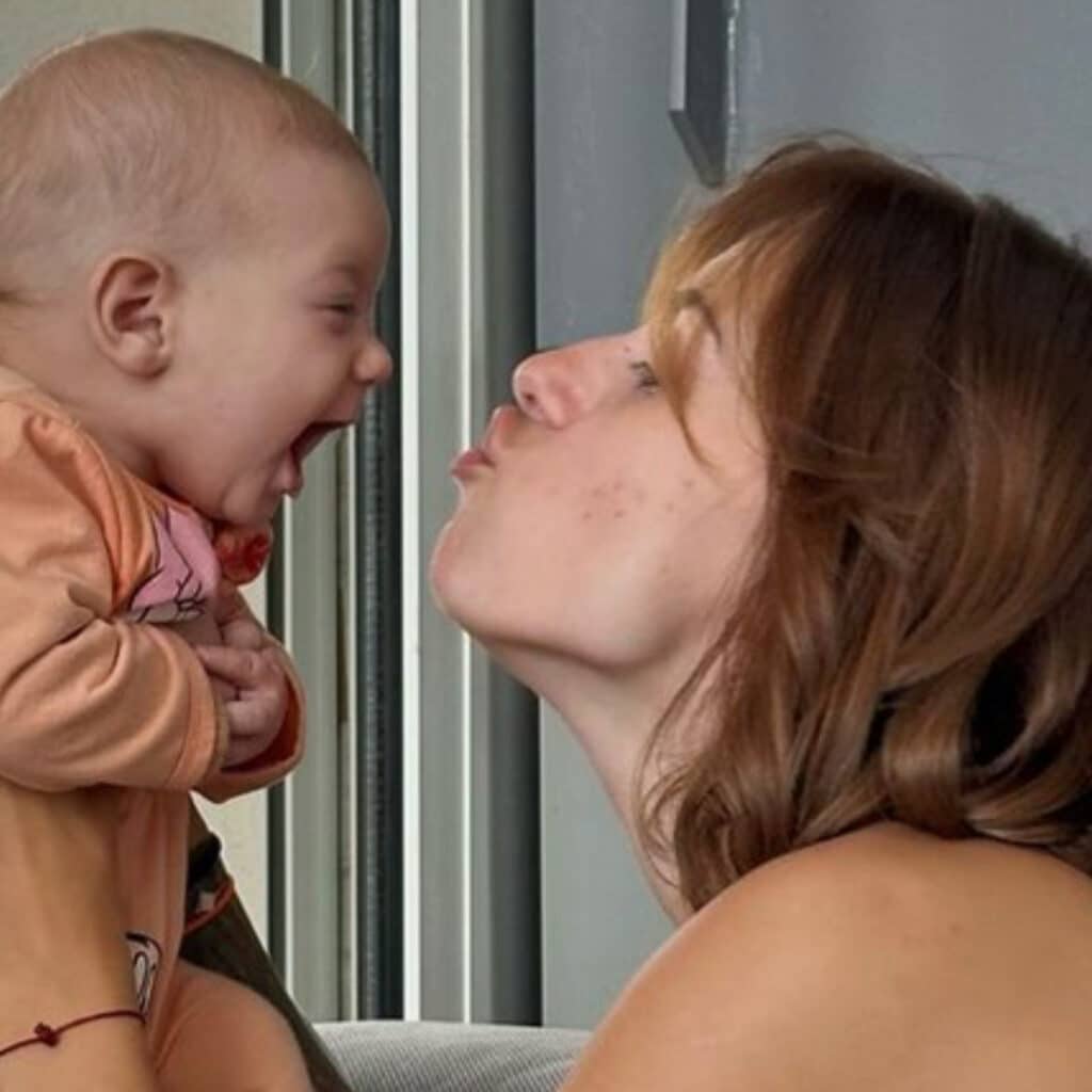 Giuseppa : elle montre la chambre de sa fille Adrianna, ça ne passe pas