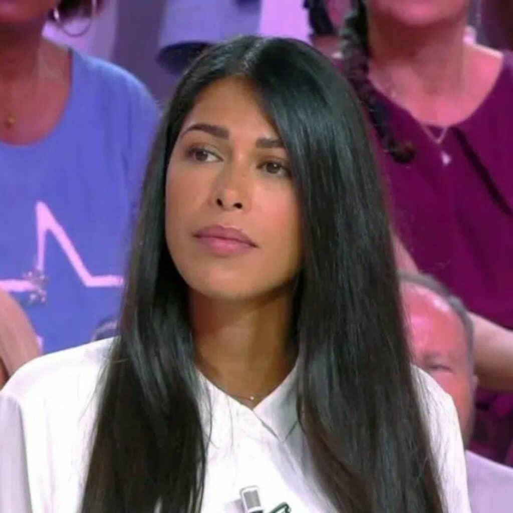 Ayem Nour : une longue liste de célébrités présentes dans son nouvel ouvrage
