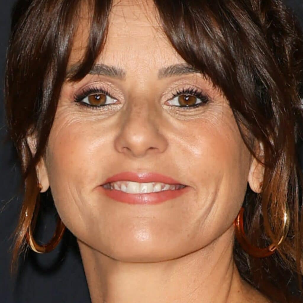 Faustine Bollaert : sa belle-soeur connue du grand public vend des produits particuliers 