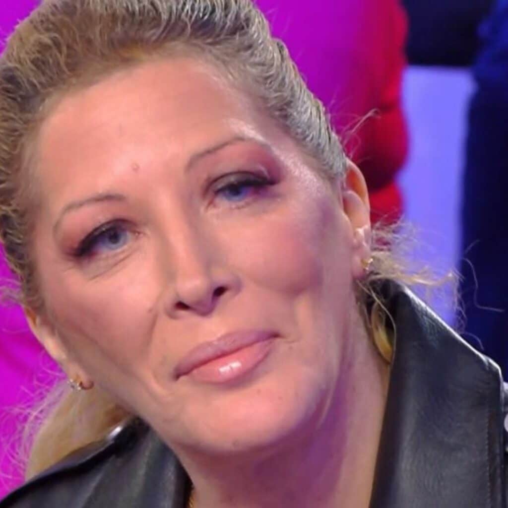 Loana : elle décrit sa relation "difficile" avec sa fille Mindy, 20 ans