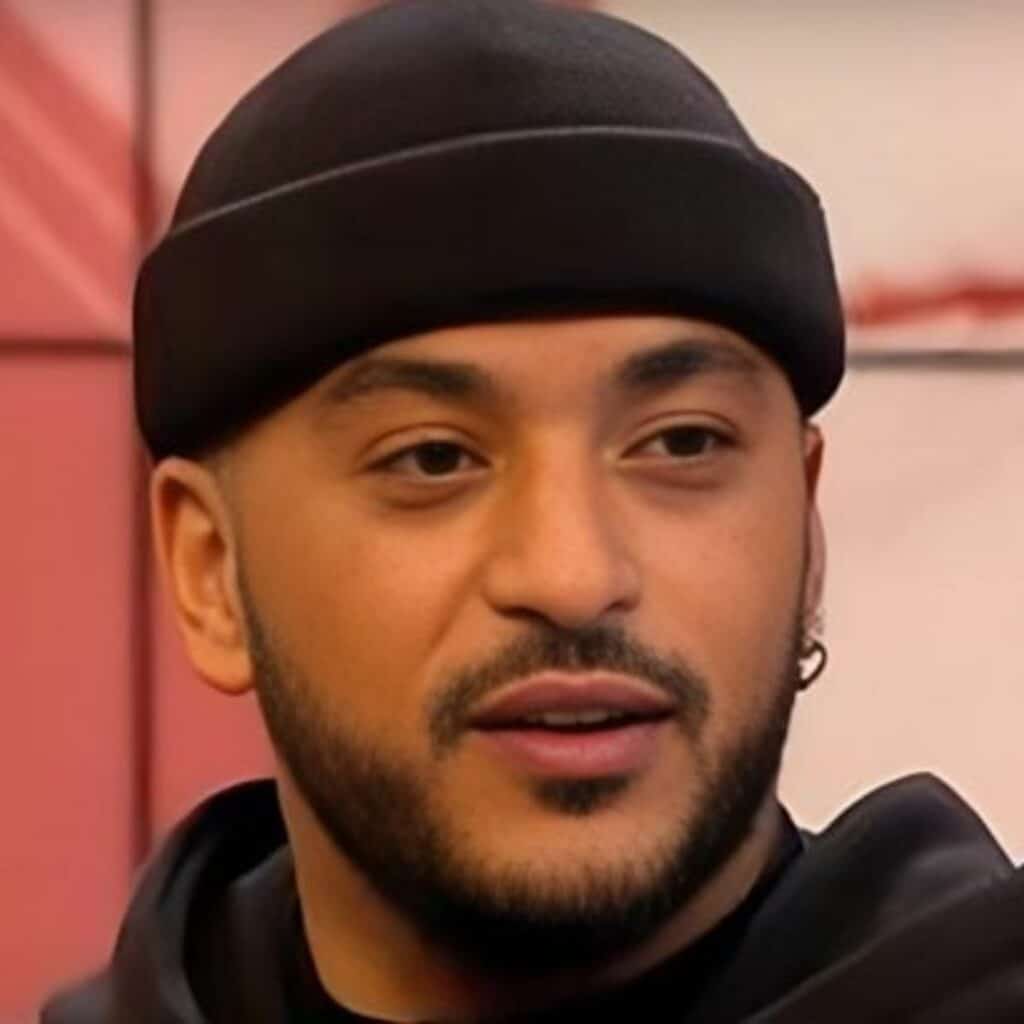 Slimane : il se confie comme rarement sur les problèmes qu’il rencontre actuellement