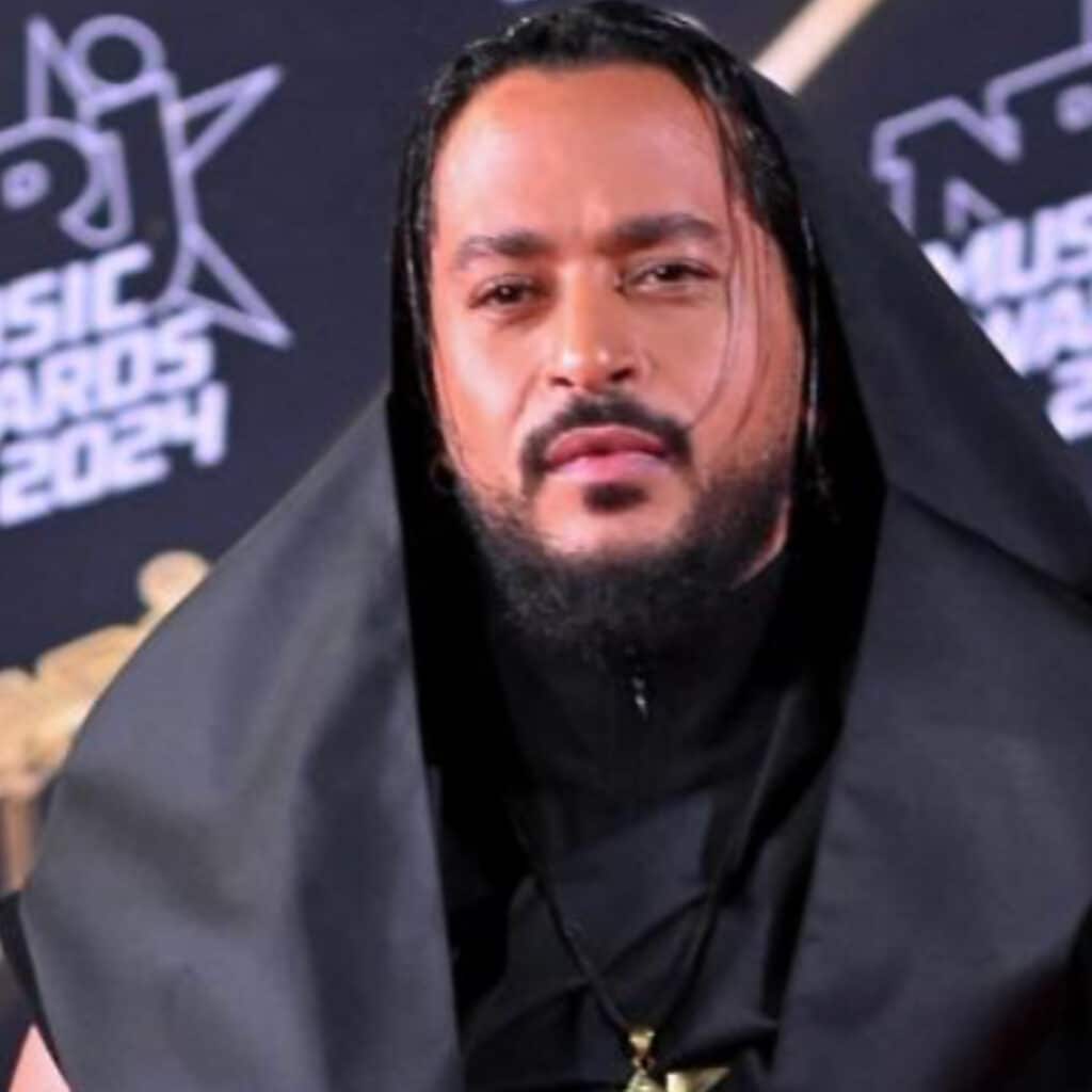 Affaire Slimane : accusé de harcèlement, il s’exprime pour la première fois après sa victoire aux NMA