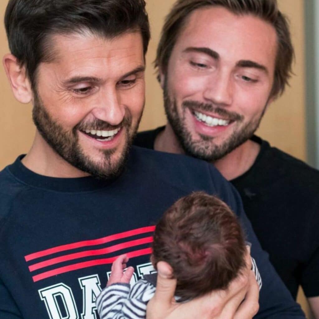 Christophe Beaugrand : il montre le visage de son fils pour la première fois