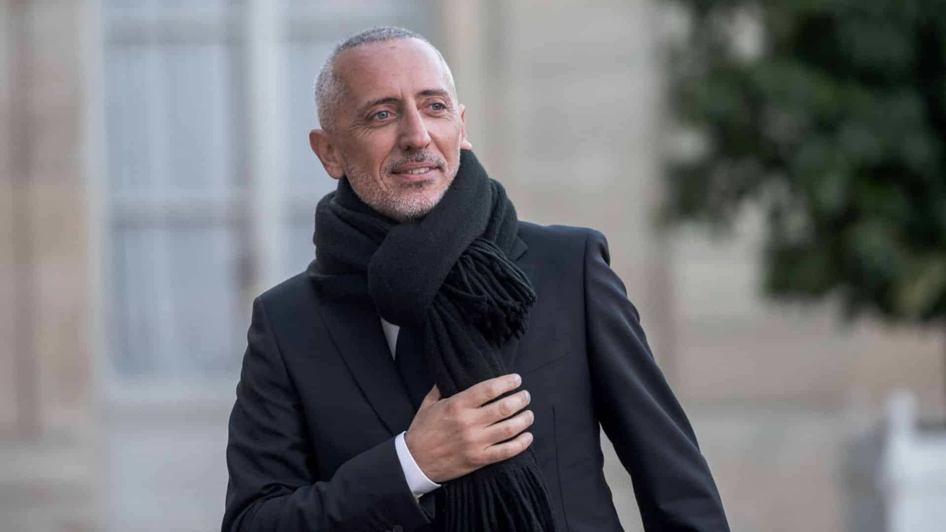 Gad Elmaleh : à 54 ans, l’humoriste se confie comme jamais sur ses relations intimes