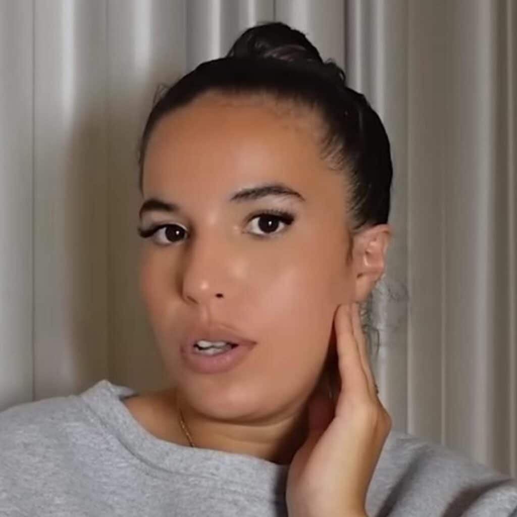 Poupette Kenza libérée de prison et de nouveau maman : elle est aperçue pour la première fois avec son bébé