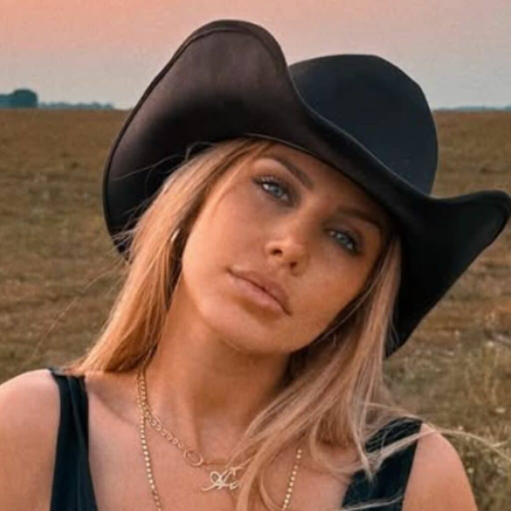 Adixia : elle annonce le montant de son salaire grâce aux plateformes privées