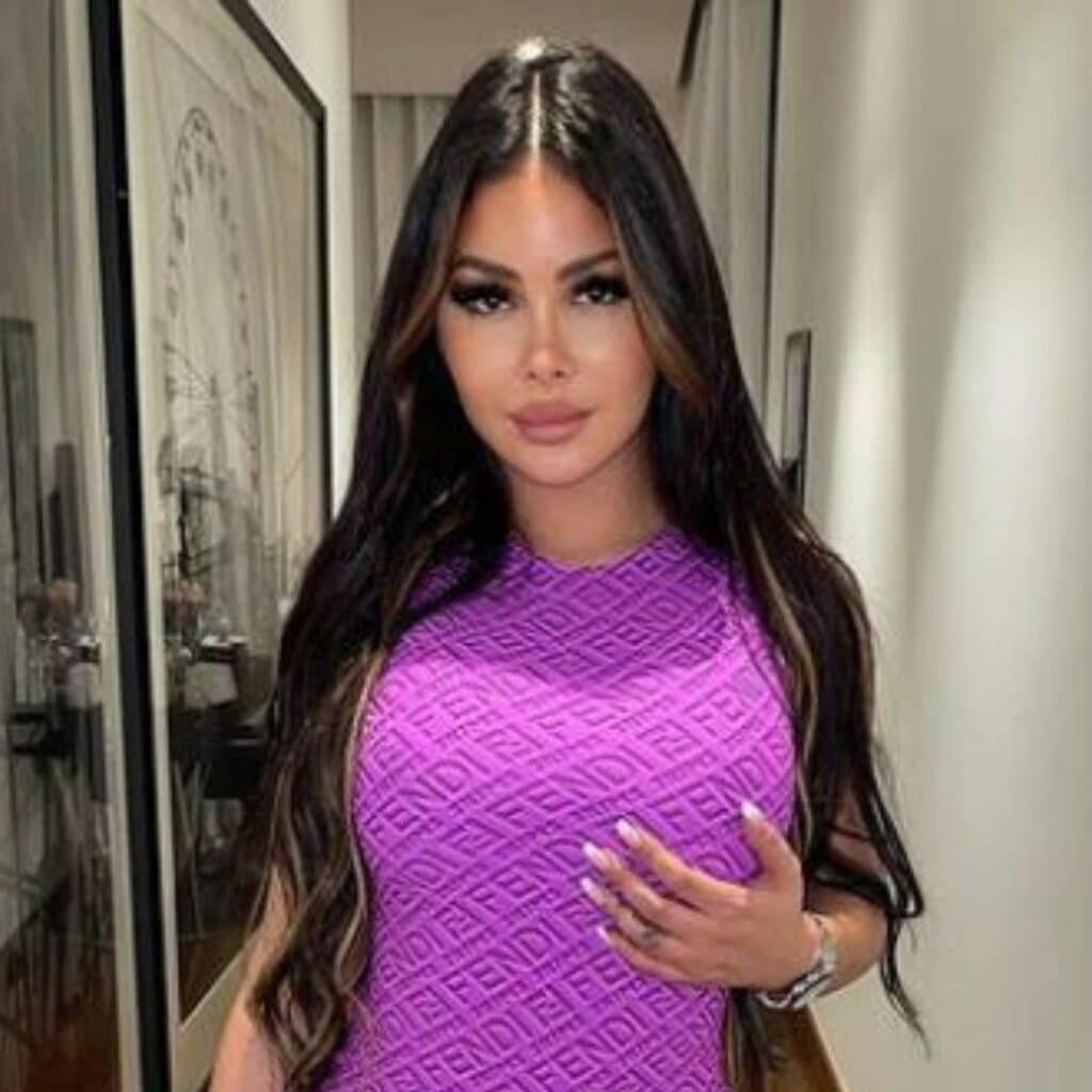 Maeva Ghennam : très amincie, elle s’exprime sur sa perte de poids