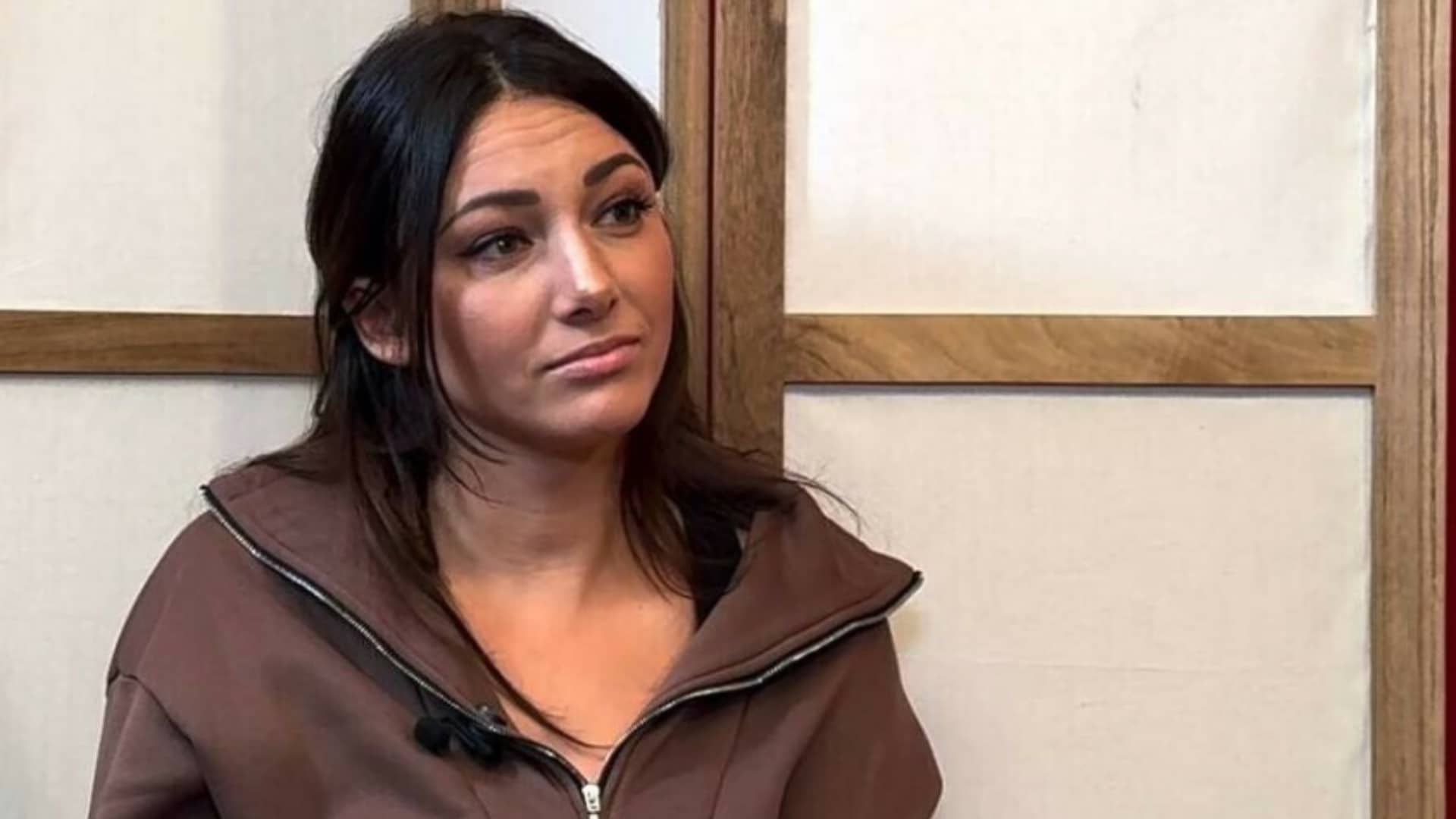 Delphine Wespiser : en larmes, elle se confie sur son ex-compagnon très problématique