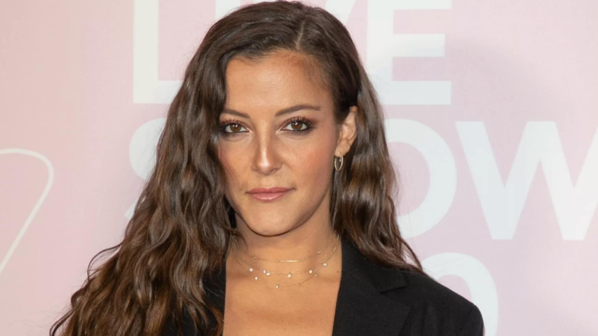 Camille Lellouche : elle se confie sans filtre sur son alcoolisme