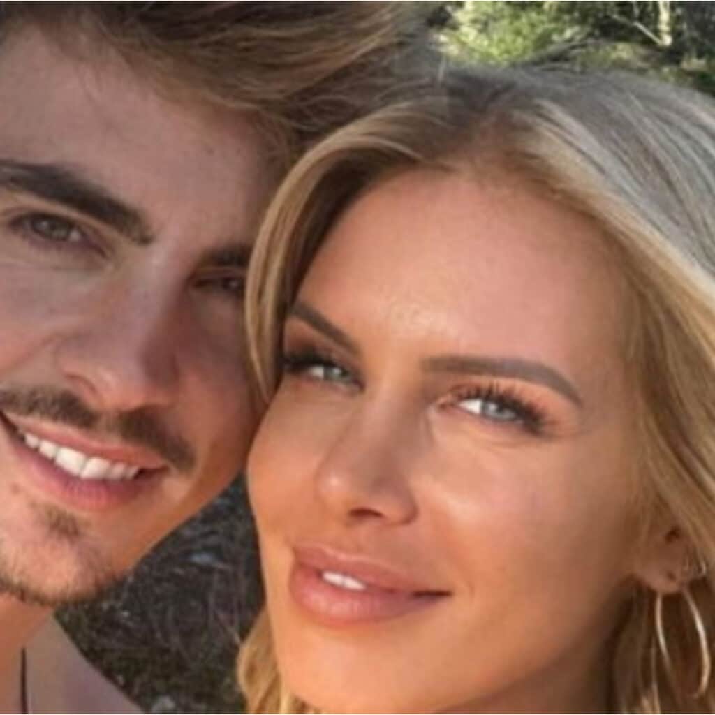 Adixia et Simon : le couple a décidé de reporter la date de leur mariage
