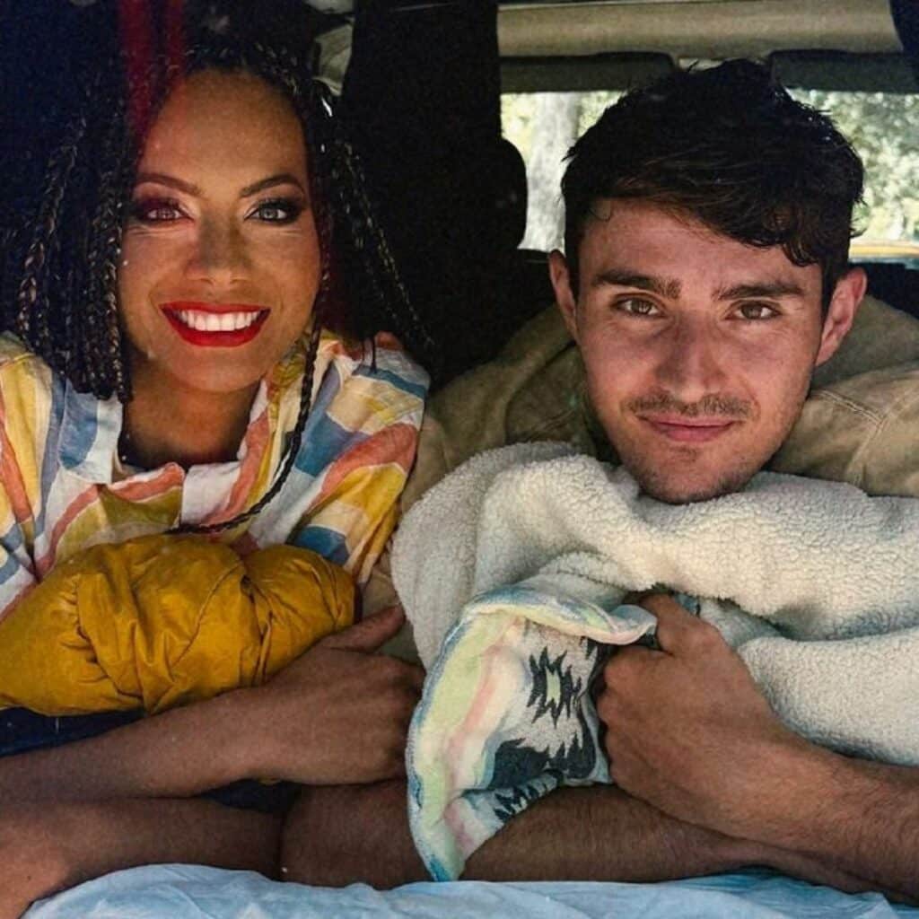 Vaimalama Chaves et Nicolas Fleury se séparent alors que "tout va bien" entre eux