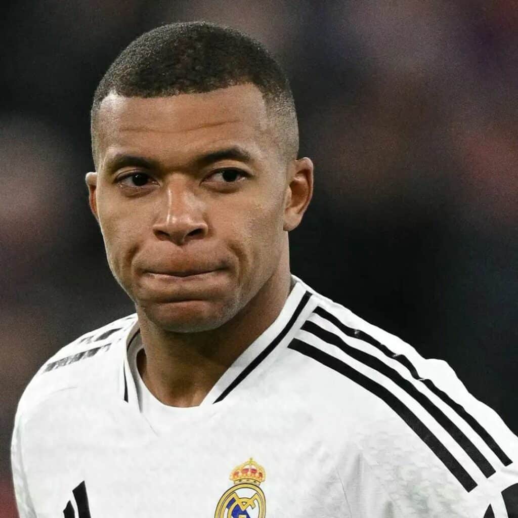Kylian Mbappé : en froid avec le PSG, il pourrait bien renverser le système