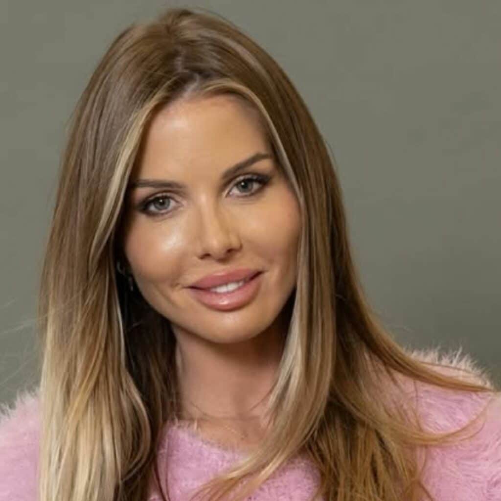 Jessica Thivenin : accusée d'abuser de la chirurgie esthétique, elle montre ses nouvelles lèvres