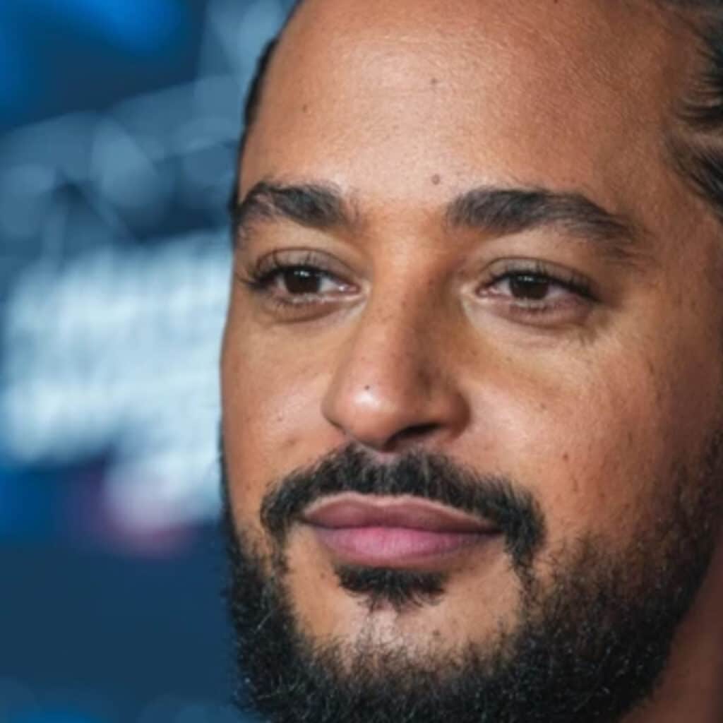Affaire Slimane : des vidéos auraient été montrées durant l'audition du chanteur