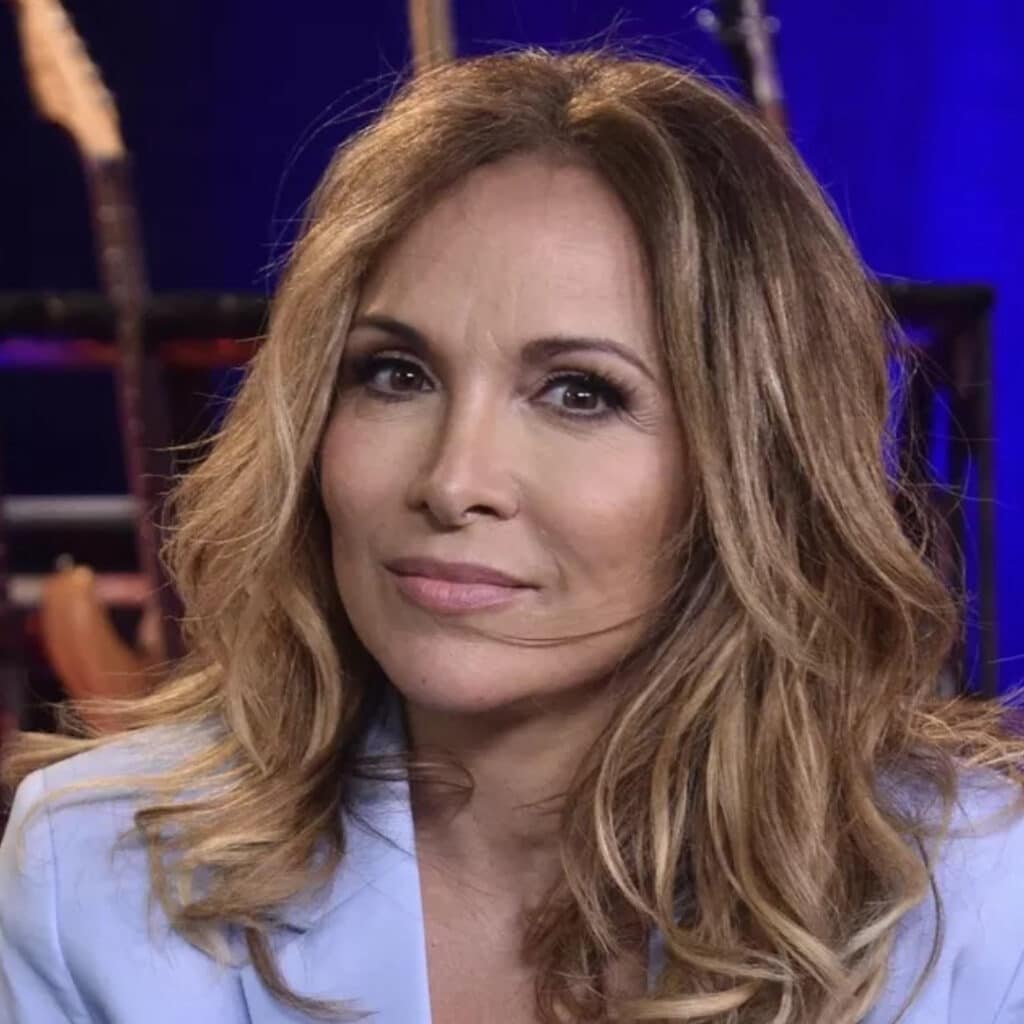 Hélène Ségara : enfermée plusieurs mois chez elle, elle en explique la raison