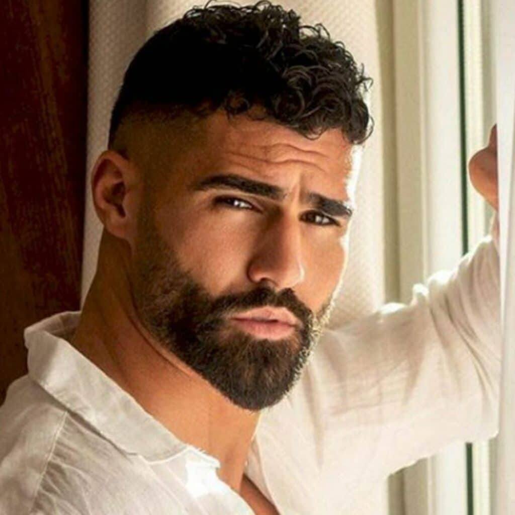 Jonathan Matijas : seul pour son anniversaire, il se confie