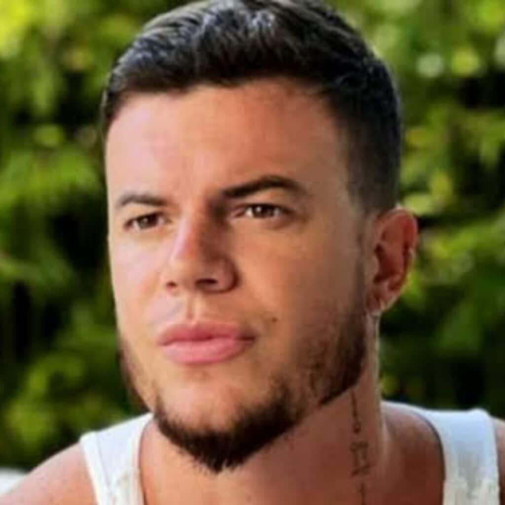AD Laurent : son dernier show en boîte de nuit interpelle, il prend la parole