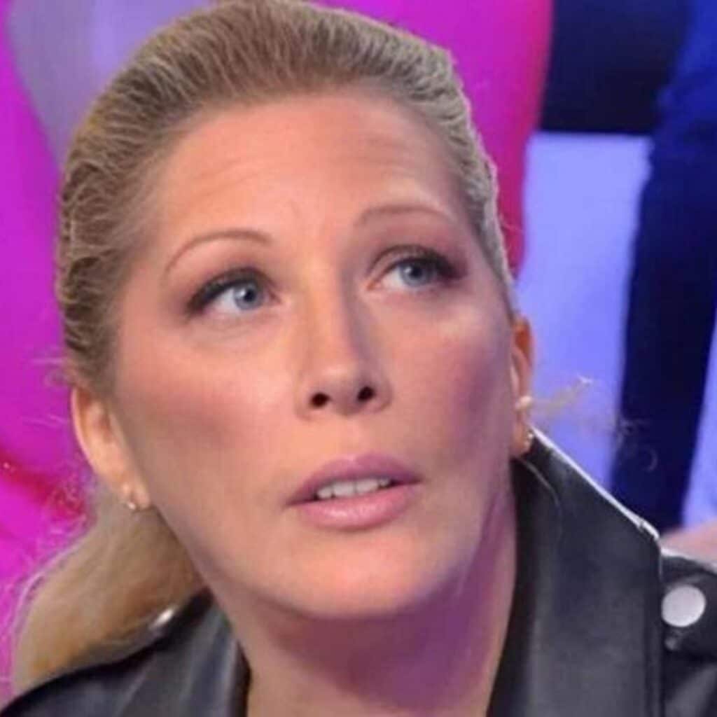 Loana : elle aborde ses finances et la somme qu'elle touche de ses aides