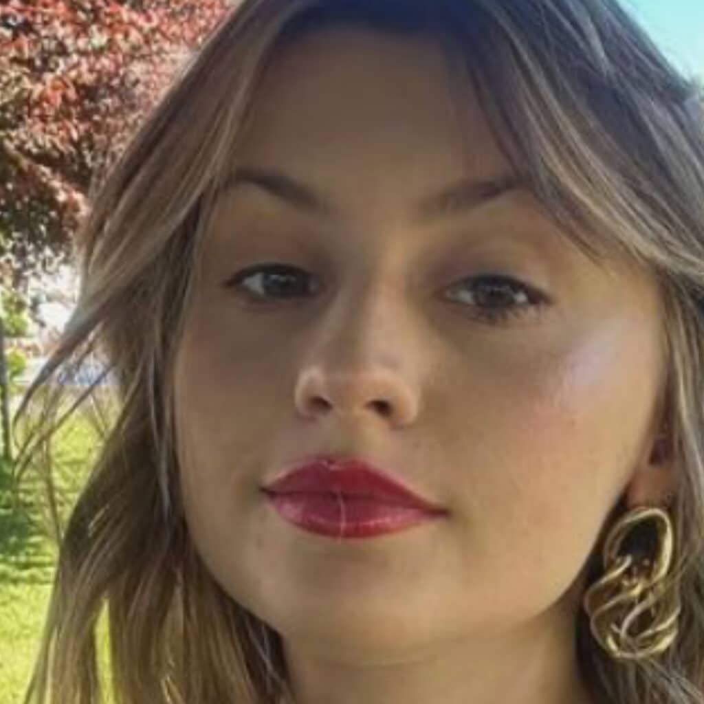 Marine (Star Academy) : complexée, elle veut faire disparaître une partie de son corps de la pochette de son album