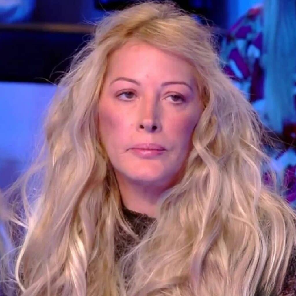Loana : elle se fait griller en plein mensonge alors qu’elle tente de rassurer sa communauté