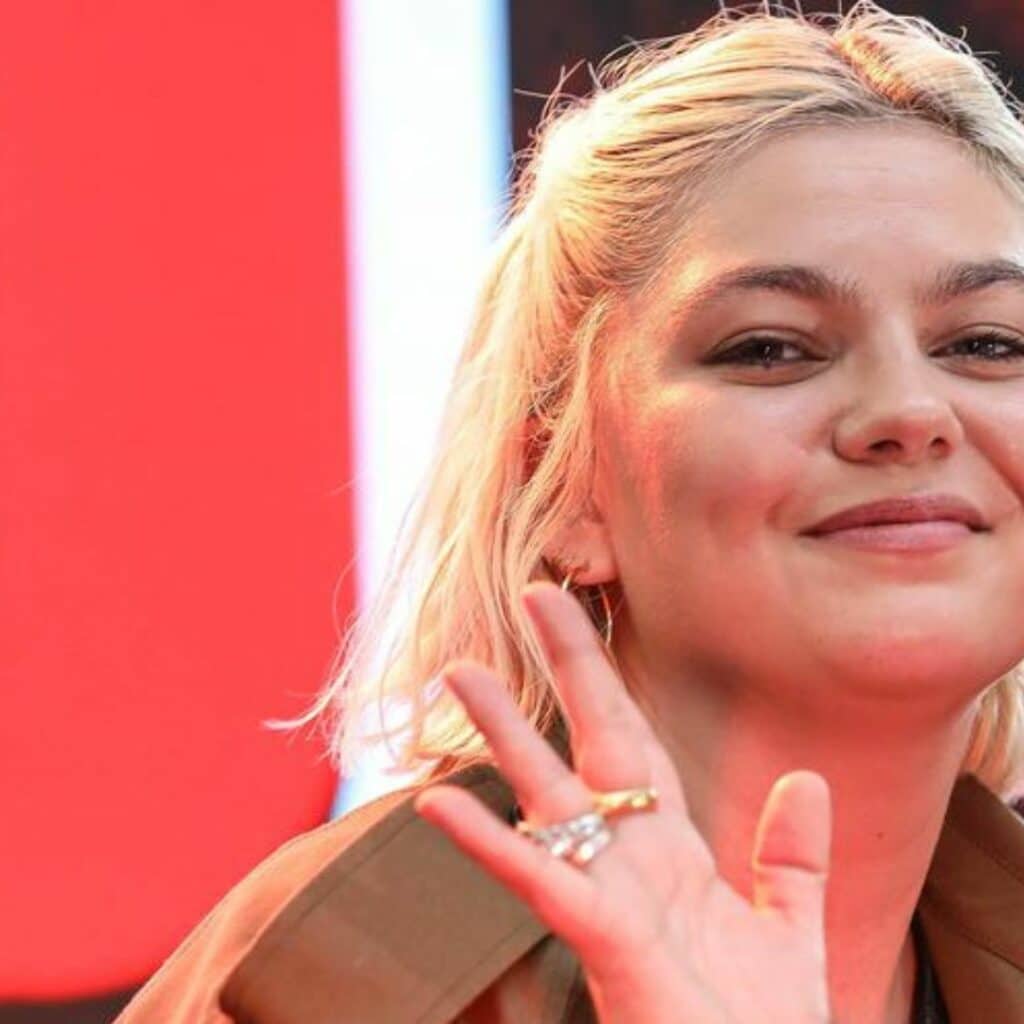 "Je suis un peu dure, j’avoue" : ce principe que Louane impose à sa fille, Esmée