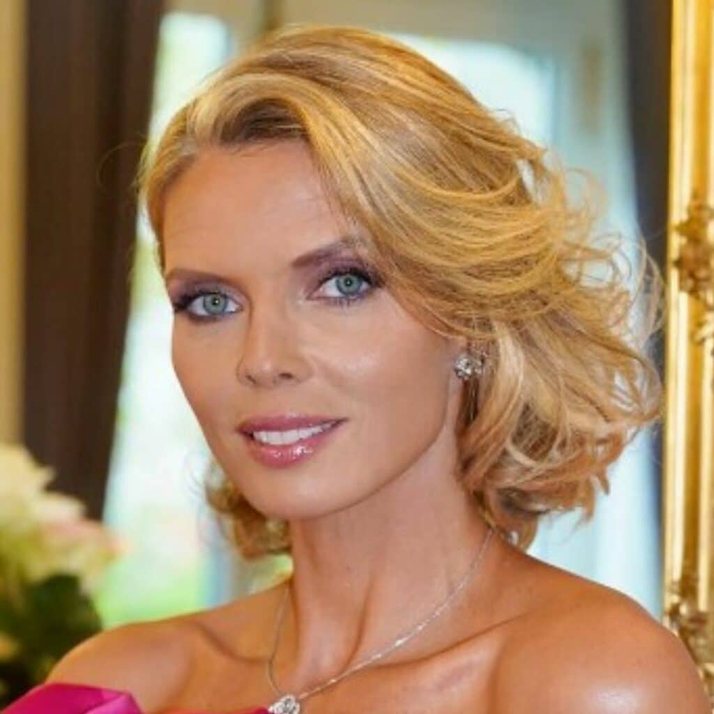 "Ça m'a fait très mal" : Sylvie Tellier se livre sur son intervention de chirurgie esthétique