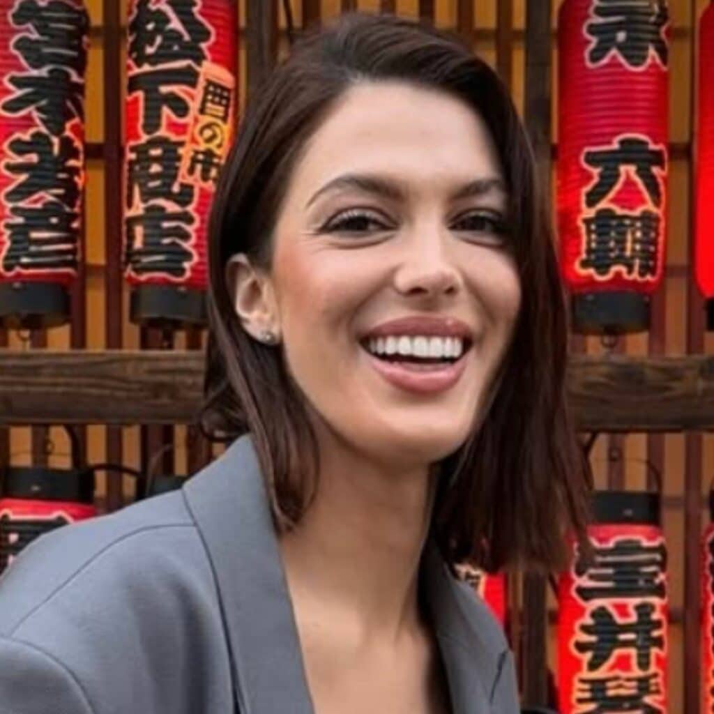 Iris Mittenaere : en couple ? L’ancienne Miss France est aperçue en charmante compagnie