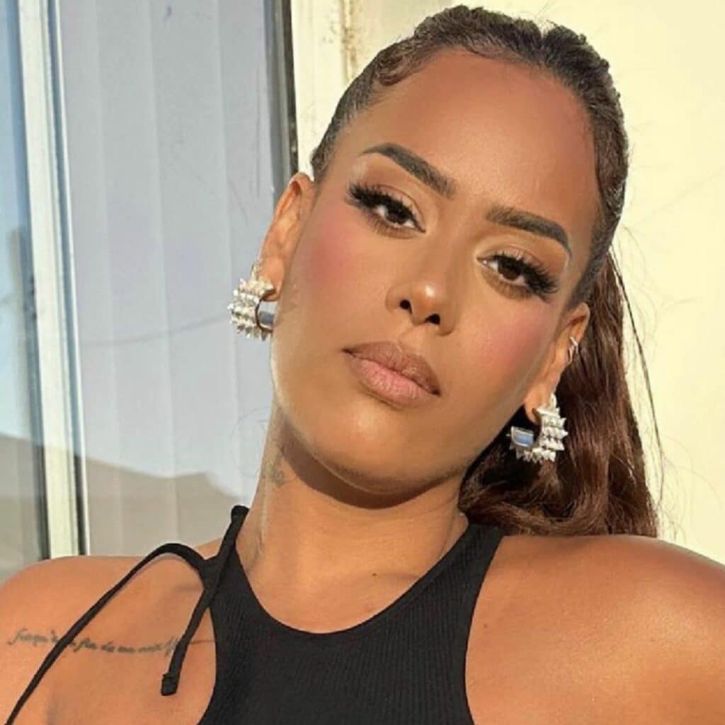 Amel Bent : la chanteuse se confie comme rarement sur son père