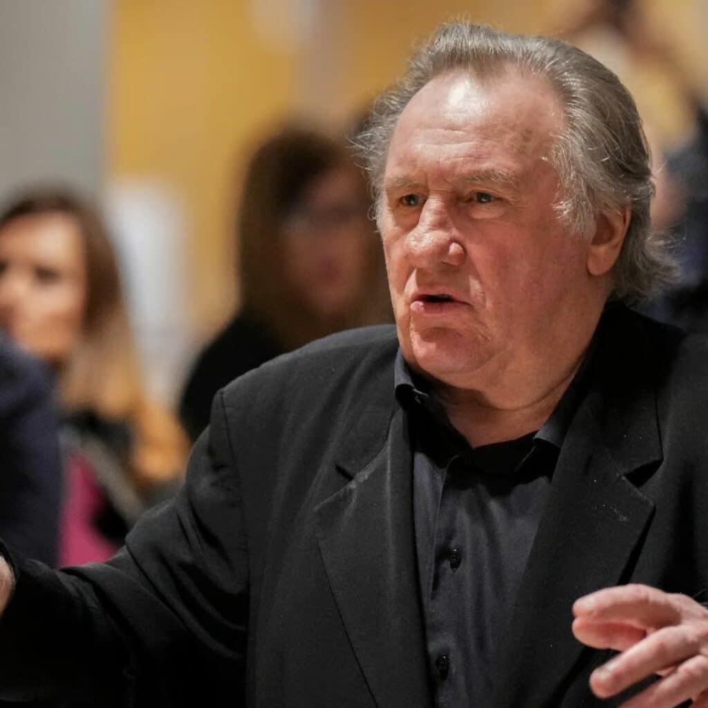 Procès de Gérard Depardieu : l’acteur répond à un avocat et ça ne plaît pas