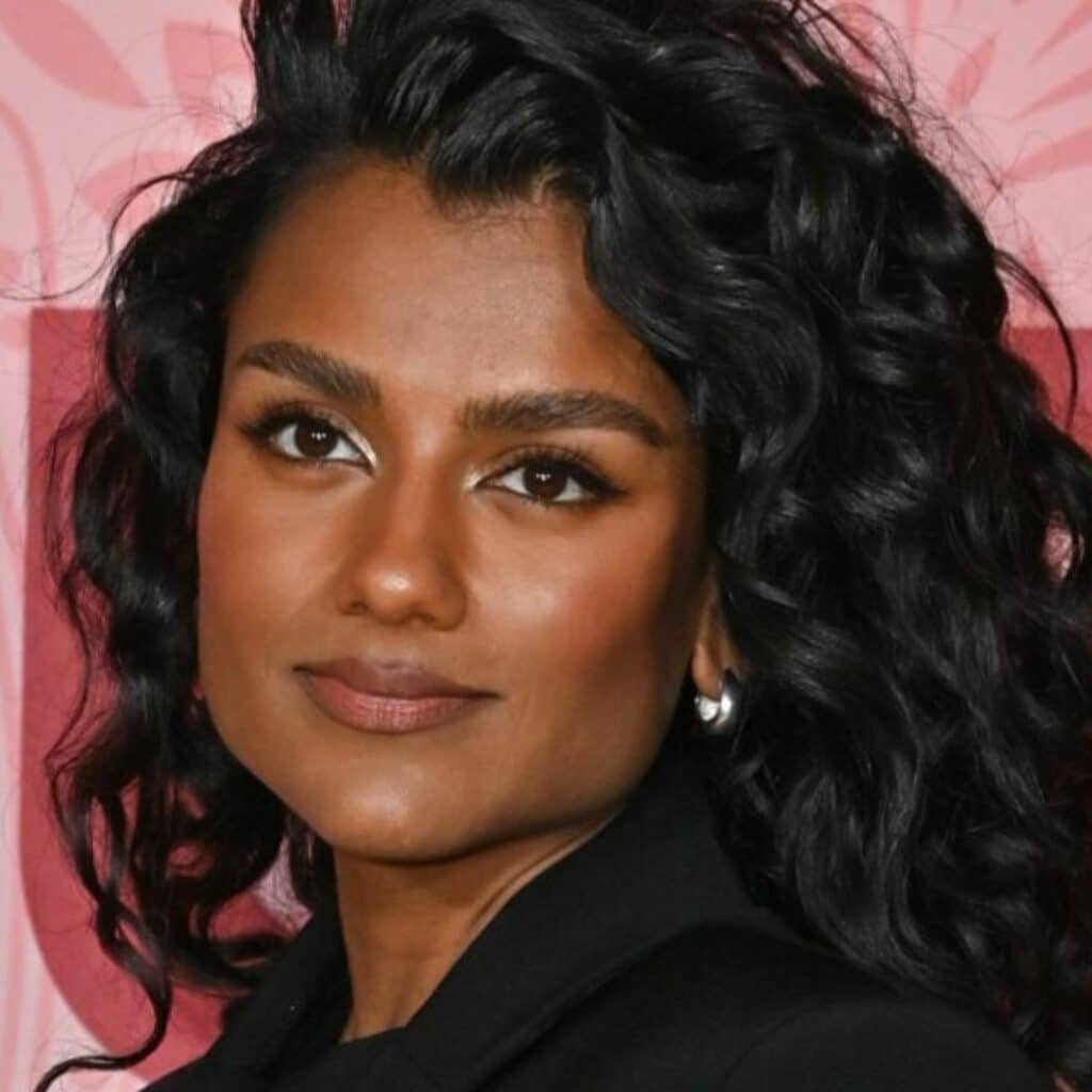 Simone Ashley (Bridgerton) : elle a récemment annoncé une mauvaise nouvelle à ses fans